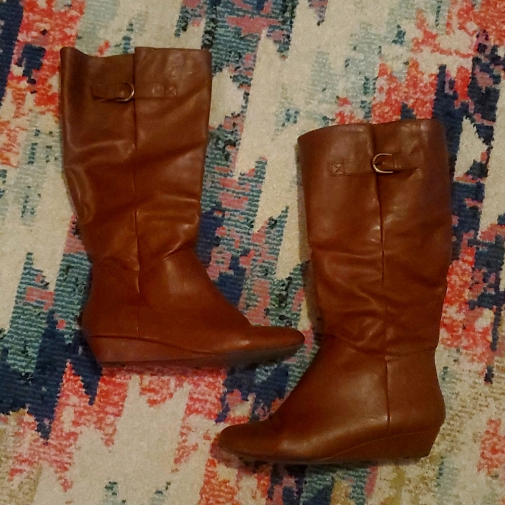 Tan Arizona small wedge boots